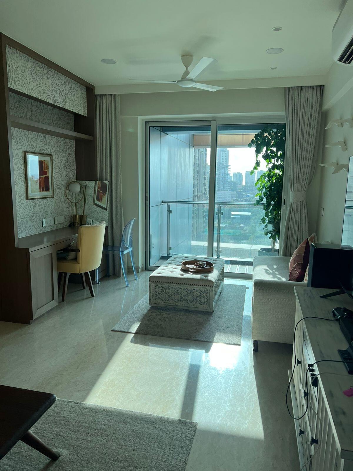 2 BHK + Servant Room 1000 Sq.Ft. Apartment in Raheja Atlantis