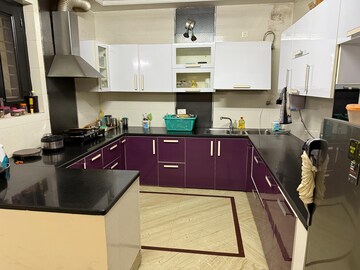 Master Bedroom in 3 BHK Builder Floor at Palam Vihar – for Rent