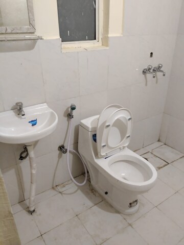 Bathroom in 2.5 BHK Builder Floor at Smart World Gems, Sector 89 – for Rent