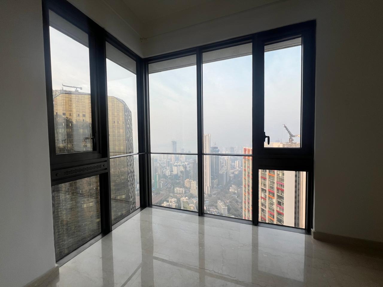 2 BHK + Servant Room Apartment For Rent in Lodha The Park