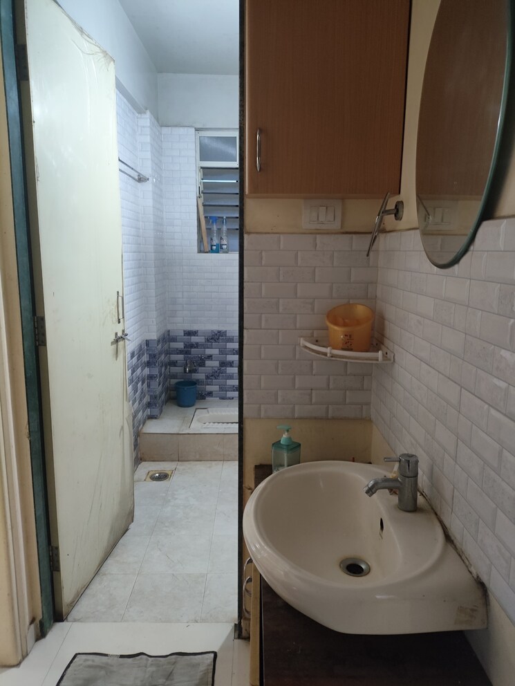 Bathroom, mangalmurti-apartments 2 Bedroom 900 Sq.Ft. Apartment In Vishal Nagar Pune 8905889