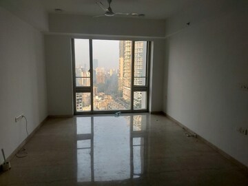 Room in 2 BHK Apartment at Lodha The Park, Worli – for Rent