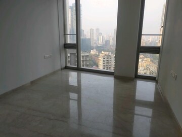Room in 2 BHK Apartment at Lodha The Park, Worli – for Rent