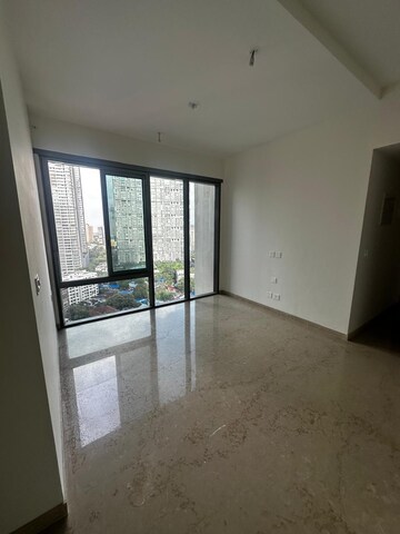 Room in 2 BHK Apartment at Piramal Mahalaxmi, Mahalaxmi – for Rent