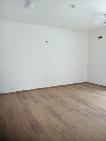 Room in 4 BHK Apartment at The 3C Lotus Panache, Sector 110 – for Rent