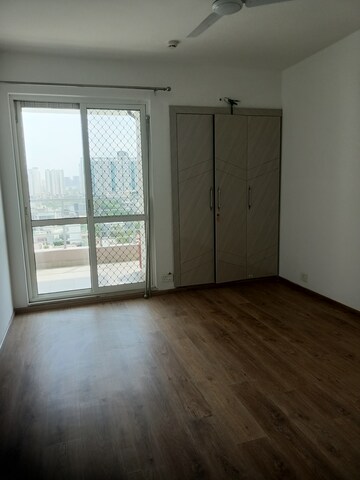Room in 4 BHK Apartment at The 3C Lotus Panache, Sector 110 – for Rent