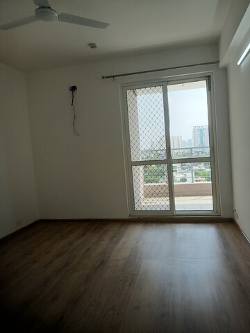 Room in 4 BHK Apartment at The 3C Lotus Panache, Sector 110 – for Rent