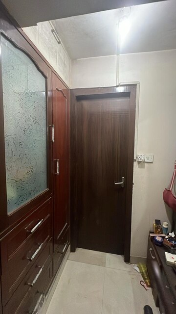 Furnished Amenities in 3 BHK Apartment at Mahesh Apartments, Vasundhara Enclave – for Rent
