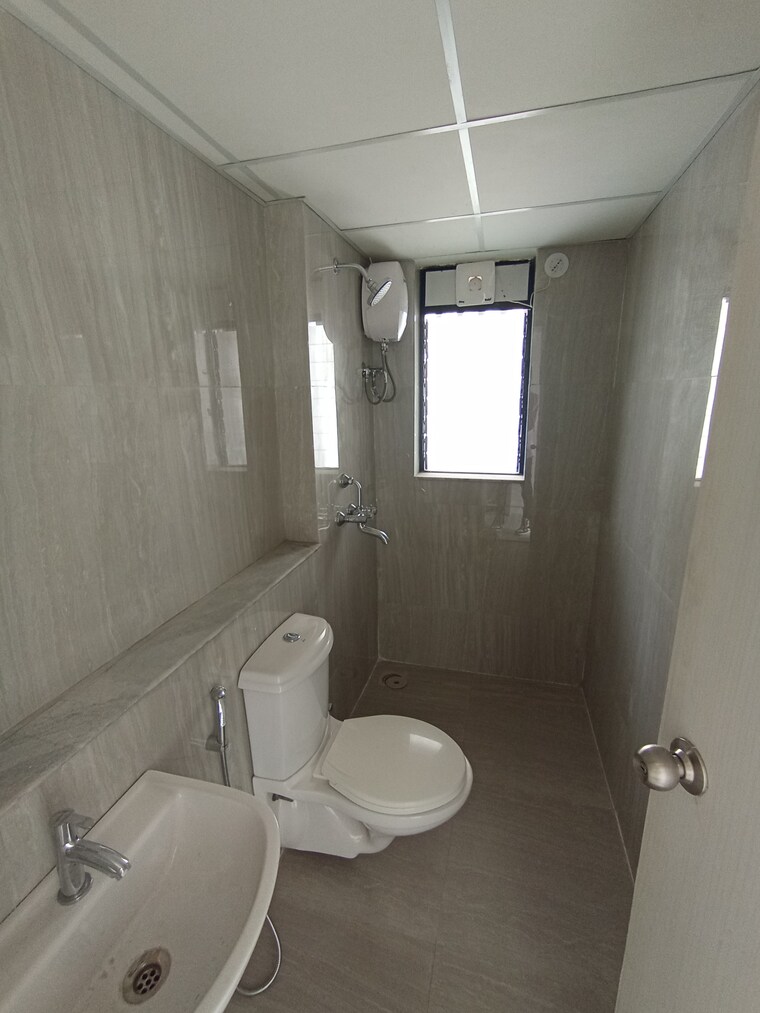Bathroom, runwal-gardens-phase-i 3 Bedroom 904 Sq.Ft. Apartment In Dombivli East Thane 8905941