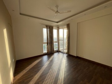 Room in 3 BHK Apartment at Jaypee Pavilion Heights IV, Sector 128 – for Rent