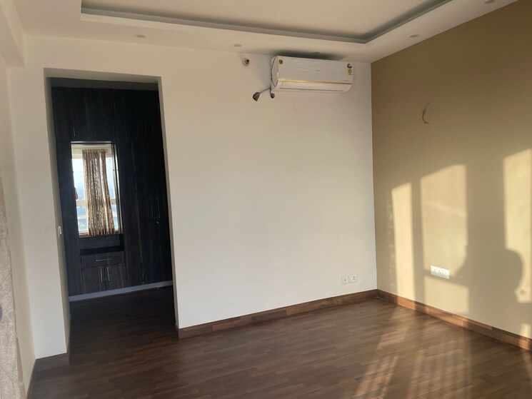 Room, jaypee-pavilion-heights-iv 3 Bedroom 2003 Sq.Ft. Apartment In Sector 128 Noida 8905944