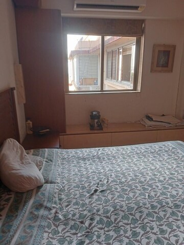 Bedroom in 2 BHK Apartment at Sterling Seaface, Worli – for Rent