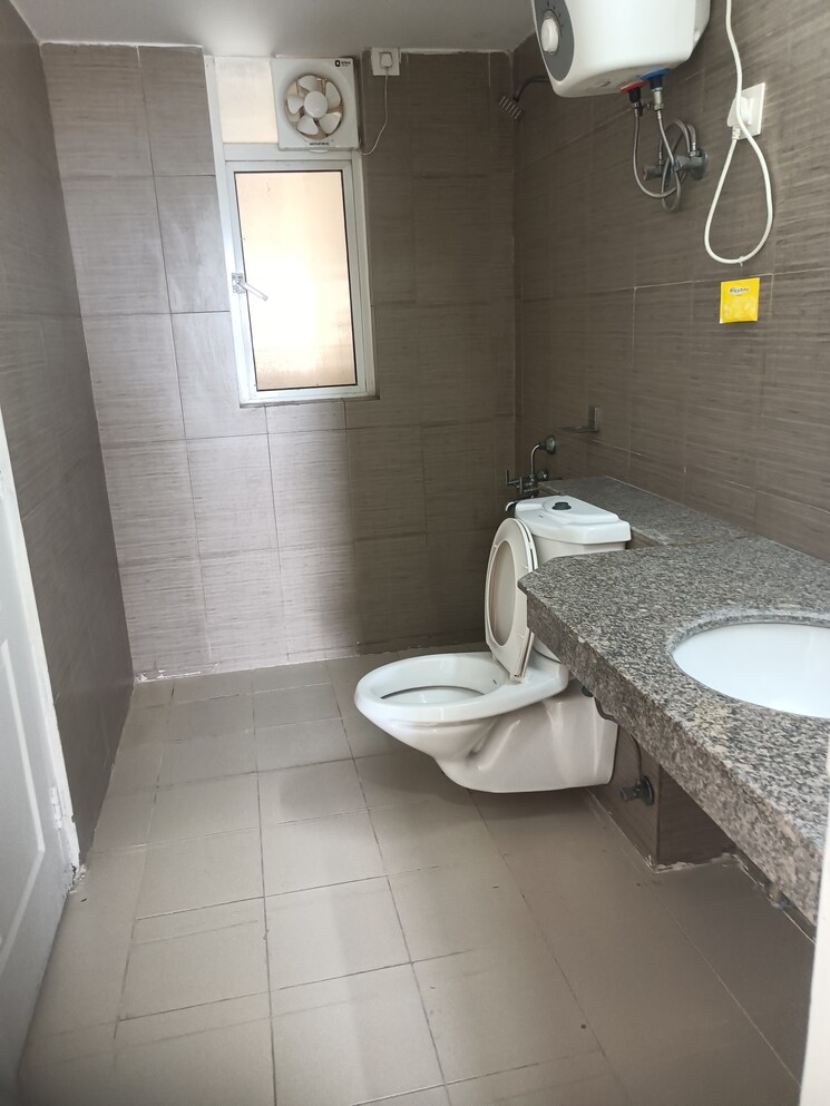 Bathroom, lotus-panache 4 Bedroom 2896 Sq.Ft. Apartment In Sector 110 Noida 8905963