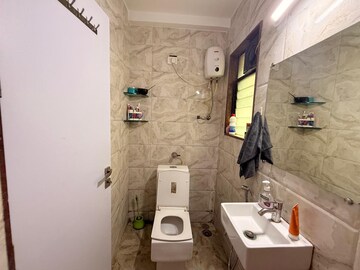 Bathroom in 1 BHK Apartment at Koregaon Park Annexe – for Rent