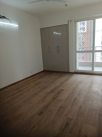 Room in 4 BHK Apartment at Lotus Panache, Sector 110 – for Rent