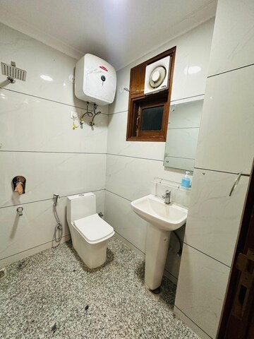 Master Bedroom in 3 BHK Builder Floor at Mehrauli – for Sale