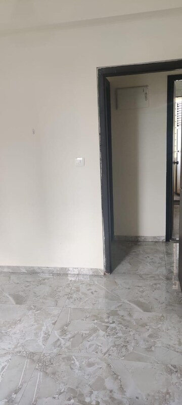 Room in 1 BHK Apartment at Larkins Pride Palms, Kolshet Road – for Rent