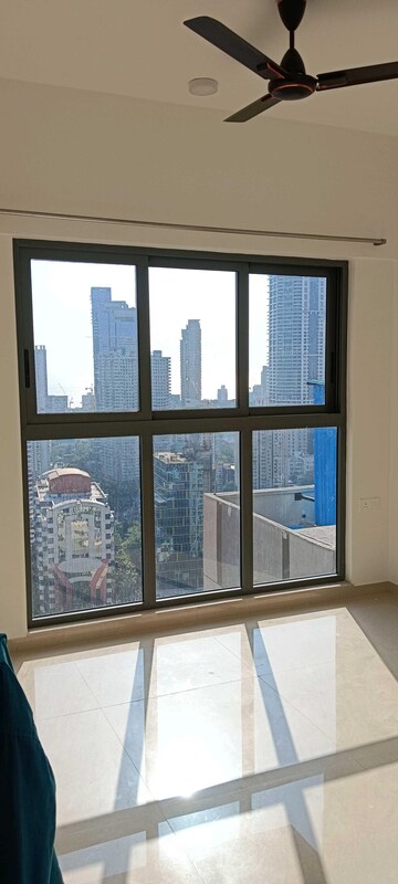 Room in 2 BHK Apartment at Lodha Vista, Lower Parel – for Rent