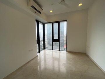 Room in 2 BHK Apartment at Lodha The Park, Worli – for Rent