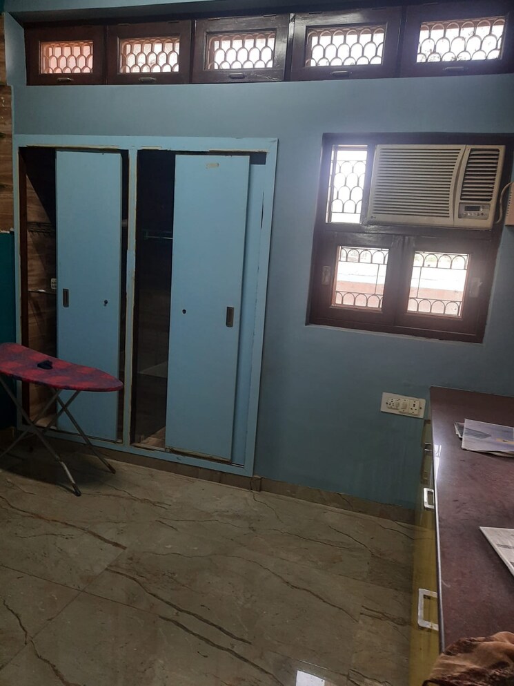 Room, sector 55 2 Bedroom 1270 Sq.Ft. Independent House In Sector 55 Noida 8906018