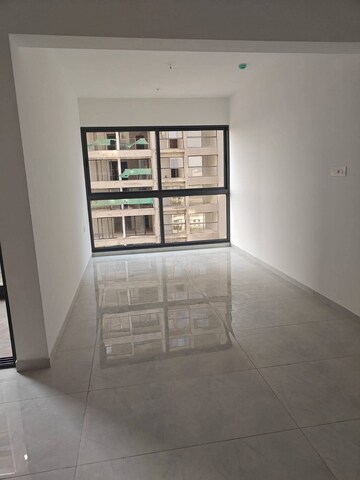 Room in 3.5 BHK Apartment at Mantra Mirari, Koregaon Park – for Sale