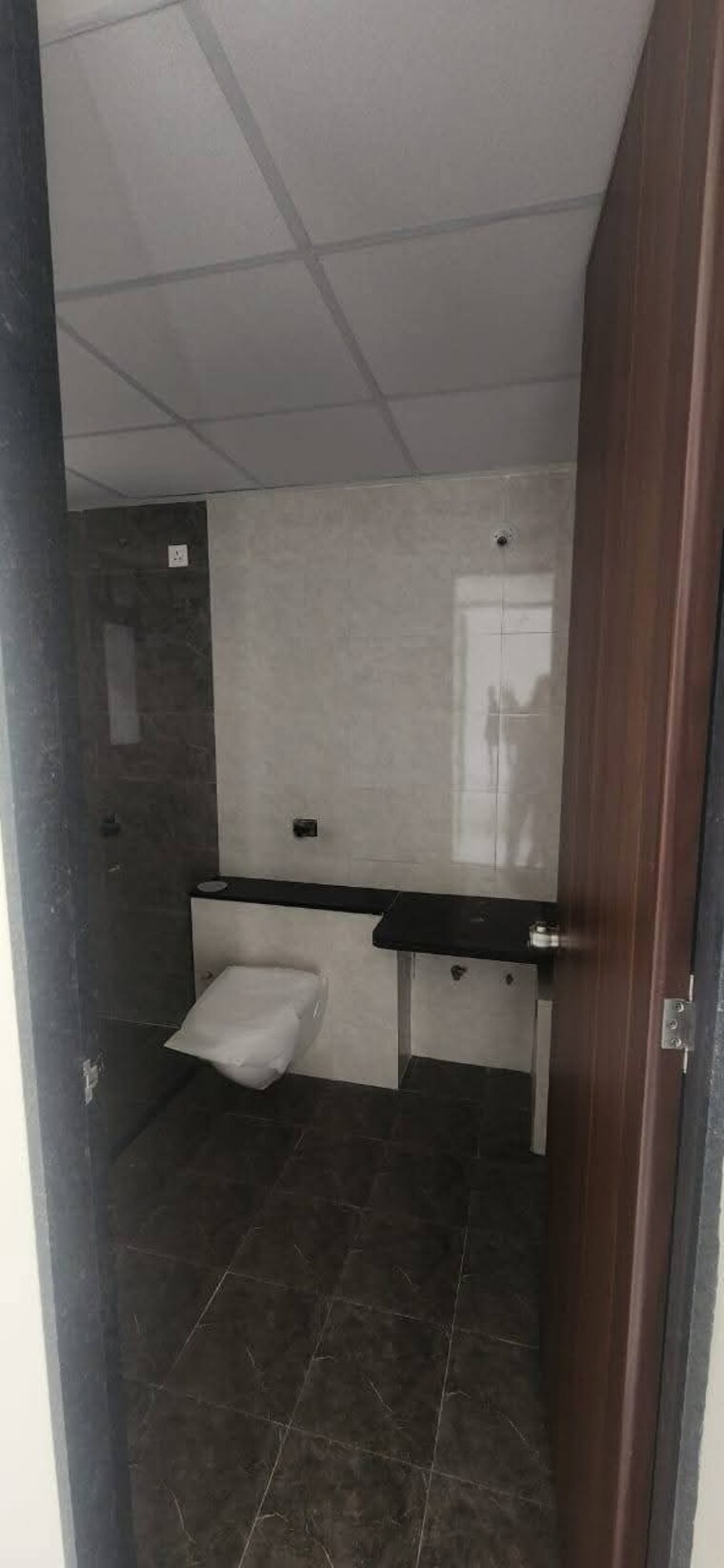 Bathroom, mantra-mirari 3.5 Bedroom 1150 Sq.Ft. Apartment In Koregaon Park Pune 8906042