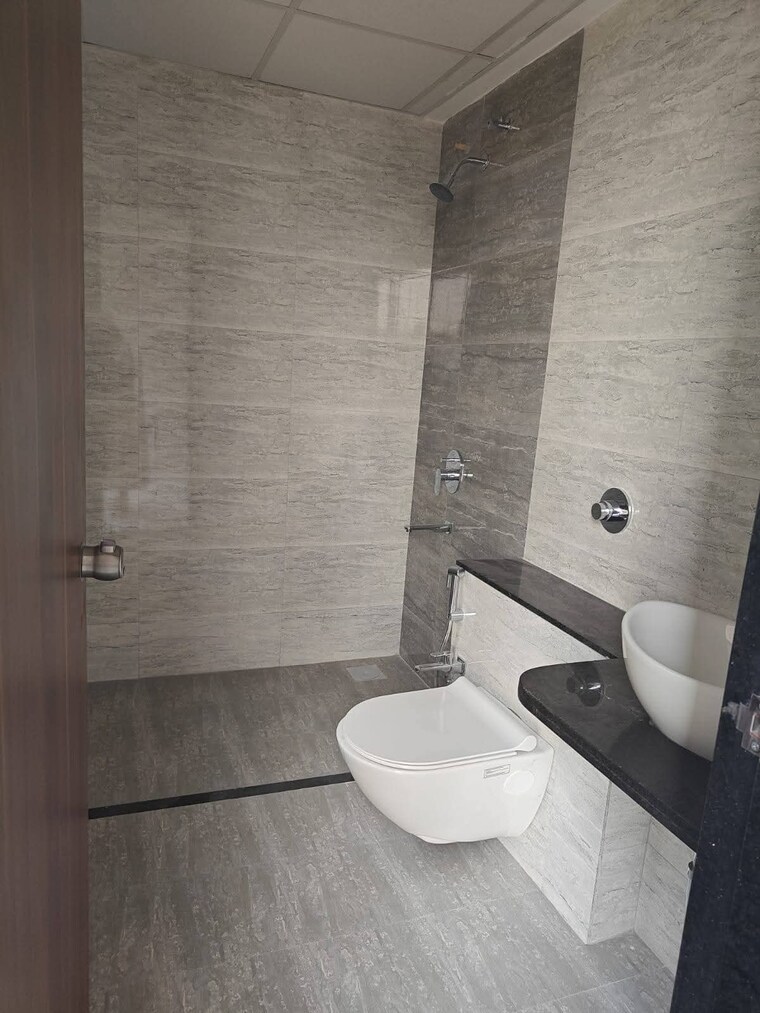 Bathroom, mantra-mirari 3.5 Bedroom 1150 Sq.Ft. Apartment In Koregaon Park Pune 8906042