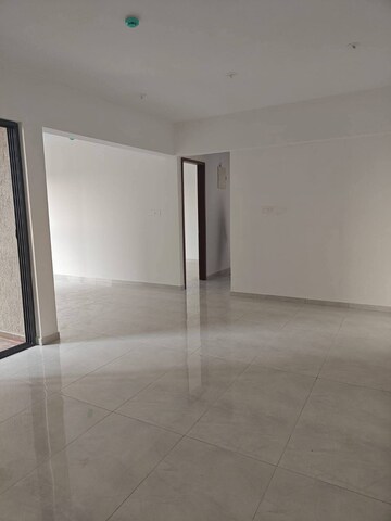 Room in 3.5 BHK Apartment at Mantra Mirari, Koregaon Park – for Sale