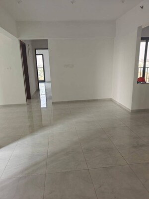 Room in 3.5 BHK Apartment at Mantra Mirari, Koregaon Park – for Sale