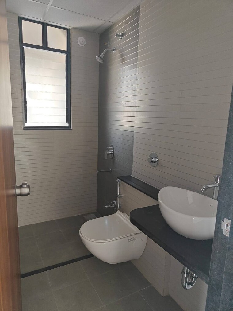 Bathroom, mantra-mirari 3.5 Bedroom 1150 Sq.Ft. Apartment In Koregaon Park Pune 8906042