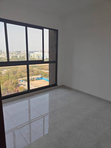 Room in 3.5 BHK Apartment at Mantra Mirari, Koregaon Park – for Sale