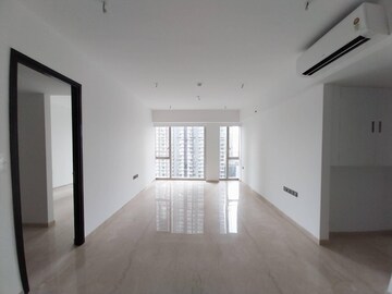 Room in 2 BHK Apartment at Worli – for Rent