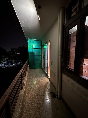 Building Lobby in 3 BHK Builder Floor at SS Mayfield Gardens, Sector 51 – for Rent