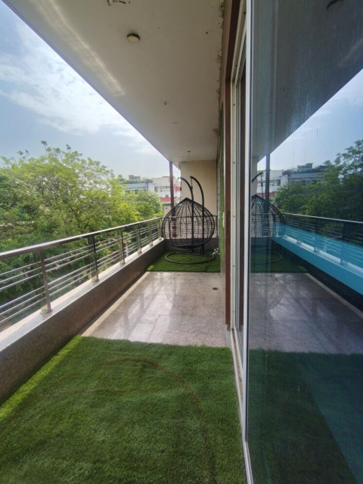 Balcony, ss-mayfield-gardens 3 Bedroom 1850 Sq.Ft. Builder Floor In Sector 51 Gurgaon 8906050