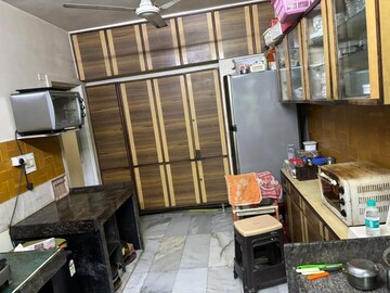 Team Area in 2 BHK Apartment at Samudra Gaurav, Worli – for Rent