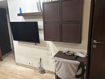 Team Area in 2 BHK Apartment at Samudra Gaurav, Worli – for Rent