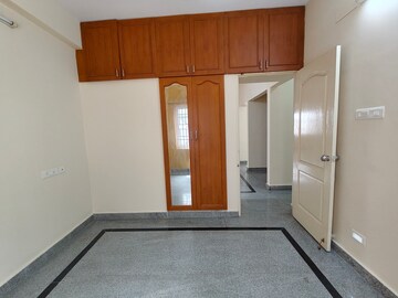 Room in 3 BHK Apartment at Nungambakkam – for Rent