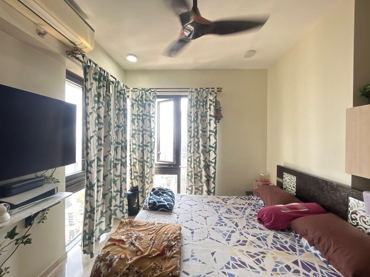 2 BHK + Servant Room Apartment For Rent in Lodha The Park