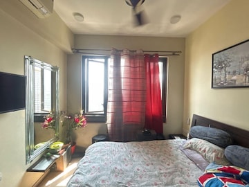 Bedroom in 2 BHK Apartment at Lodha The Park, Worli – for Rent