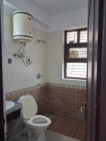 Bathroom in 3 BHK Builder Floor at Unitech South City II, Sector 50 – for Rent