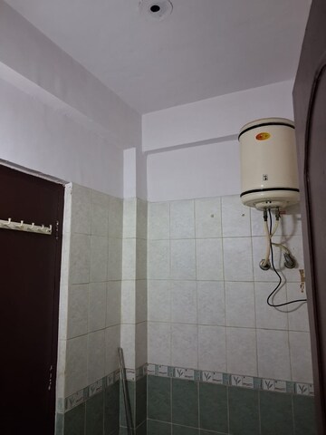 Bathroom in 3 BHK Builder Floor at Unitech South City II, Sector 50 – for Rent