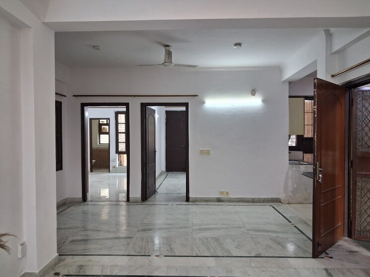 Living Room, unitech-south-city-ii 3 Bedroom 1850 Sq.Ft. Builder Floor In Sector 50 Gurgaon 8906075