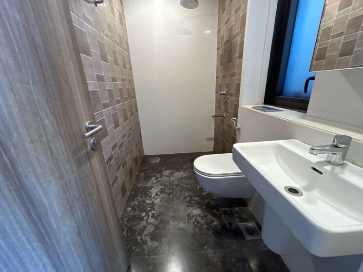 Bathroom, lodha-the-park 2 Bedroom 900 Sq.Ft. Apartment In Worli Mumbai 8906080