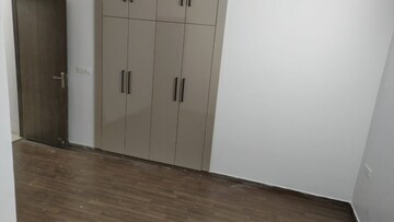 Room in 2 BHK Apartment at BPTP Discovery Park, Sector 80 – for Sale
