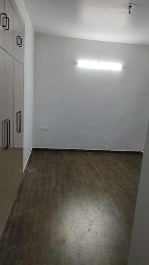 Room in 2 BHK Apartment at BPTP Discovery Park, Sector 80 – for Sale