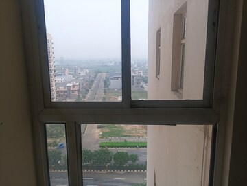 Room in 2 BHK Apartment at Aditya Urban Homes, Shahpur Bamheta – for Rent