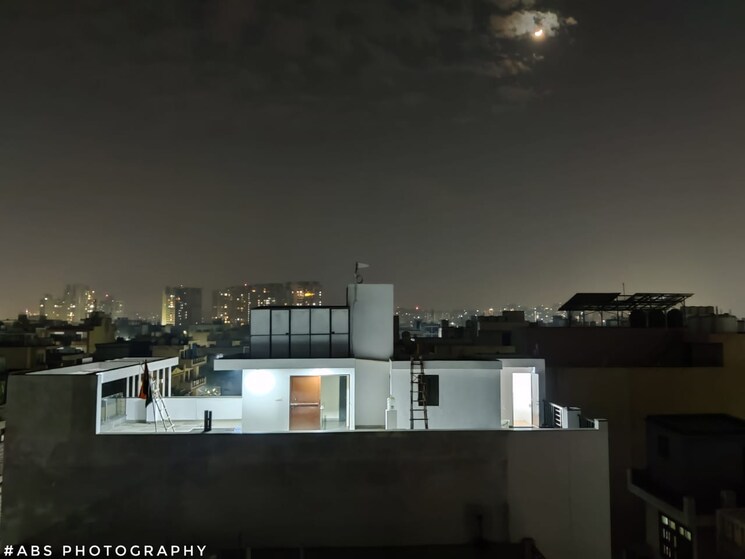 Room, sector 46 Pg For Girls In Sector 46 8906162