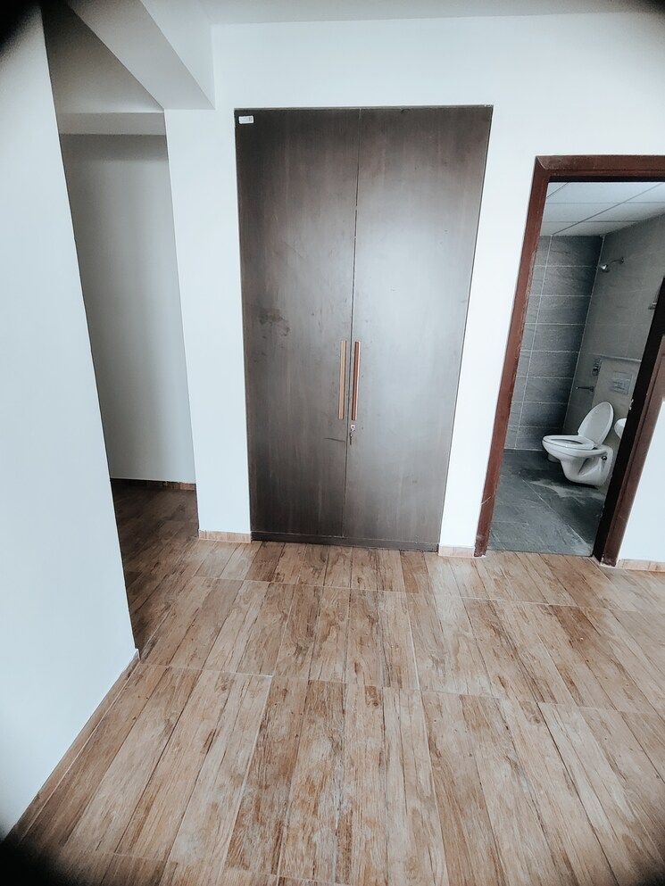 Room, omaxe-royal-residency-faridabad 3 Bedroom 1925 Sq.Ft. Apartment In Sector 79 Faridabad 8906182