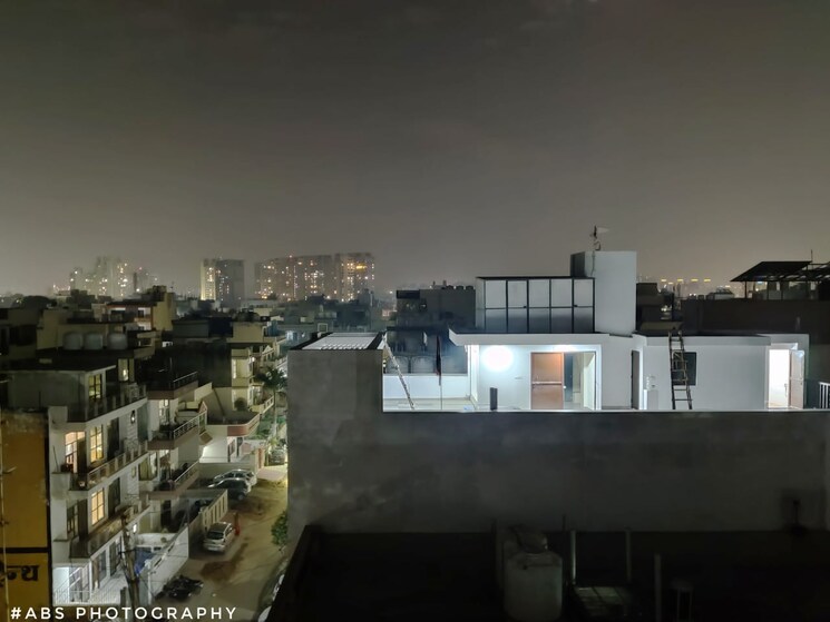 Room, sector 46 Pg For Girls In Sector 46 8906180