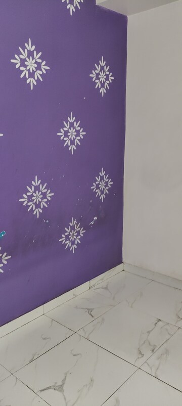 Room in 2 BHK Apartment at Defence Enclave Noida, Sector 44 – for Rent
